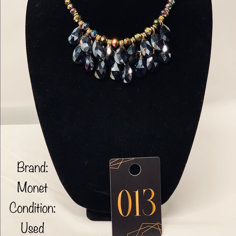 Beautiful Monet necklace